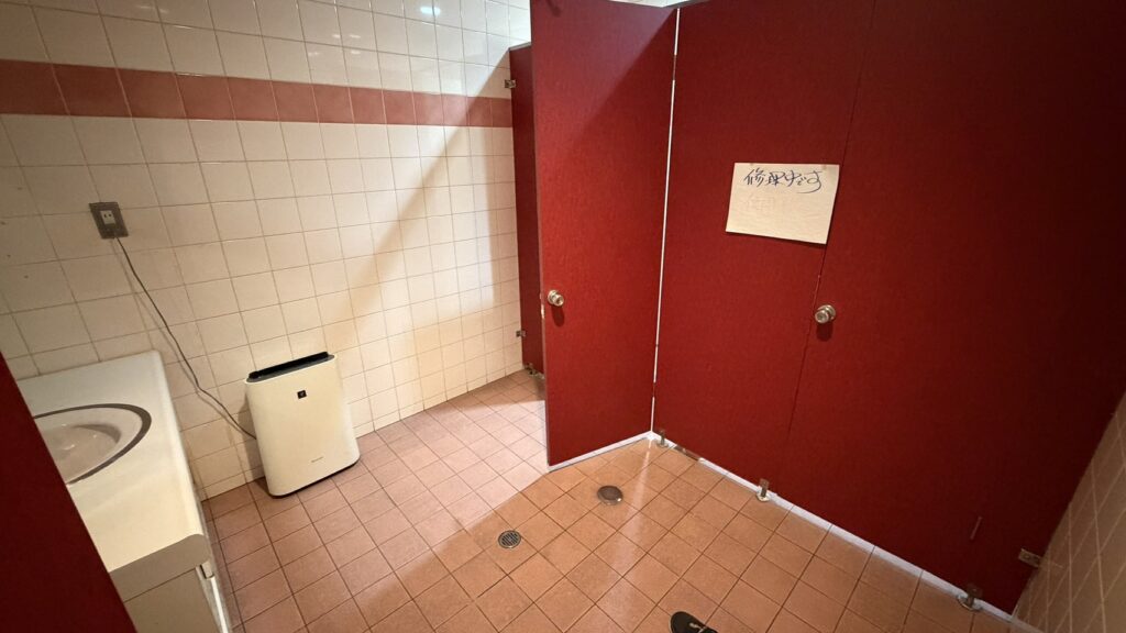 トイレのリフォーム、ビフォー画像