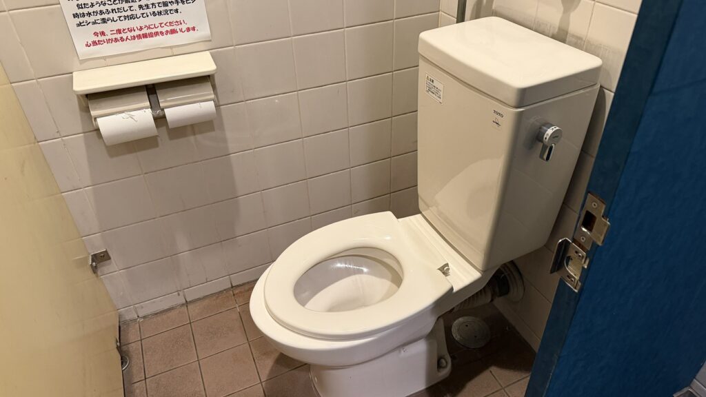 トイレのリフォーム、ビフォー画像